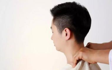 36岁男子颈部按摩刮痧竟中风！专家：颈动脉夹层引起